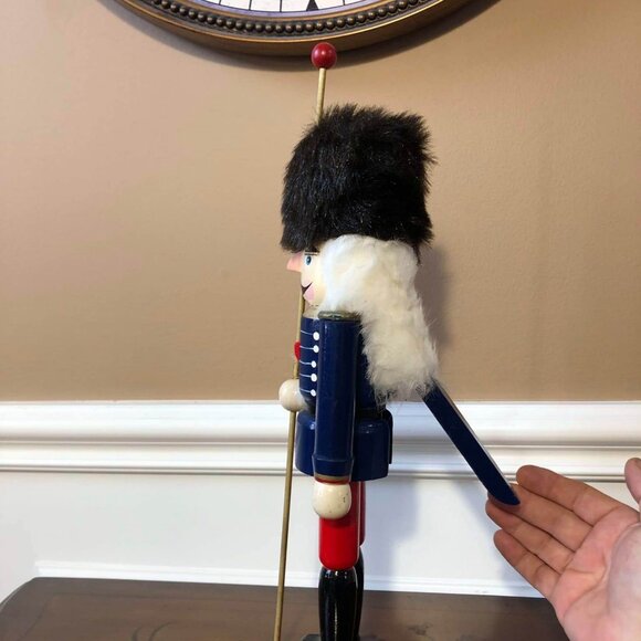 Enesco 15.5” toy soldier nutcracker - Picture 9 of 9
